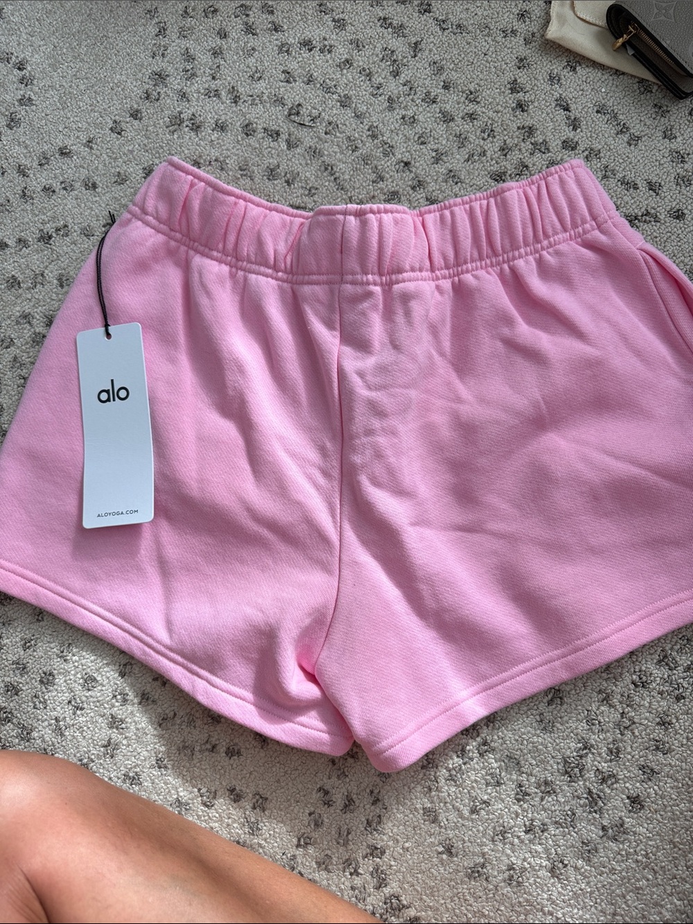 NWT Alo Accolade Short Sweet Pink XS - Picture 5 of 5